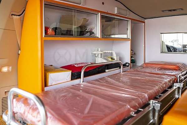 Today’s Photos : Inside Toyota Land Cruiser-based Ambulance Equipped With State-of-the-art Medical Equipments - autojosh 