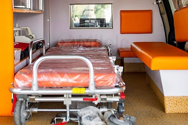 Today’s Photos : Inside Toyota Land Cruiser-based Ambulance Equipped With State-of-the-art Medical Equipments - autojosh 