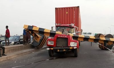 A Truck Barrier At Carter Bridge Knocked Down For The Second Time Within 24 Hours - autojosh