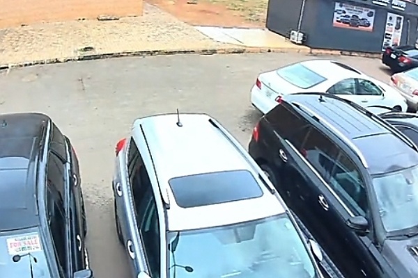 Watch : Moment A Man Walks Into A Nigerian Car Dealership, Smashes Windscreens Of 5 Cars - autojosh 