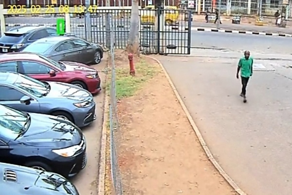 Watch : Moment A Man Walks Into A Nigerian Car Dealership, Smashes Windscreens Of 5 Cars - autojosh 