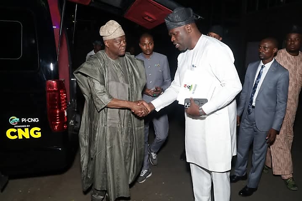 Photo News : Locally Produced CNG-powered VIP Bus Joins Tinubu’s Presidential Fleet - autojosh 