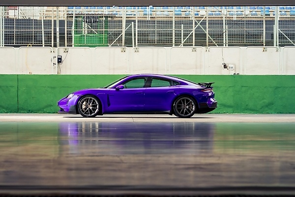 1 Min 42 Secs : Porsche Taycan Turbo GT Sets New Lap Record For Electric Cars At Interlagos - autojosh 