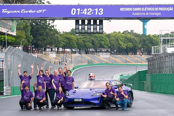 1 Min 42 Secs : Porsche Taycan Turbo GT Sets New Lap Record For Electric Cars At Interlagos - autojosh