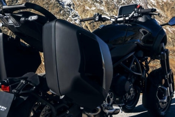 Three-wheeled Yamaha Niken GT Motorcycle Turns Heads On Lagos Third Mainland Bridge - autojosh 
