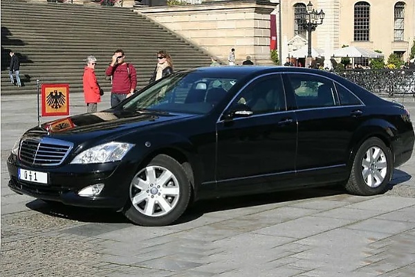 Official State Cars Of Some Of The World’s Most Powerful People - And The Countries Where They Are Made - autojosh