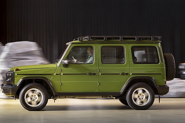 First Photos : Highly Exclusive Mercedes-Benz G-Class Edition Stronger Than The 1980s - autojosh 