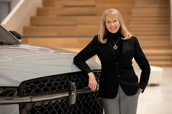Ford’s Head Of Large SUVs Set To Replace Lincoln President, Dianne Craig, Who Retires After 38 Years - autojosh