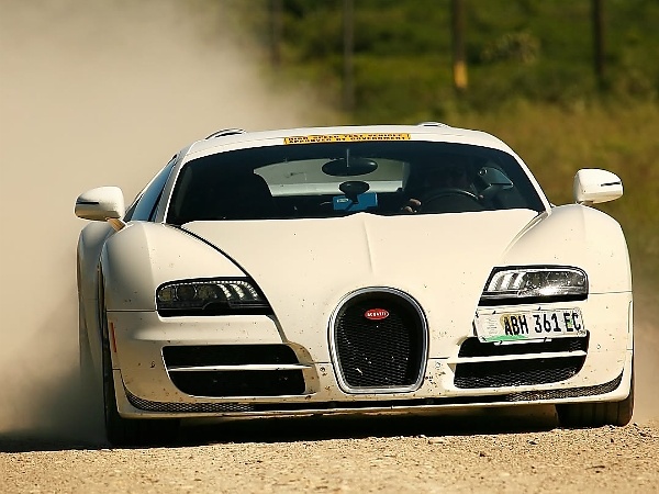 Photos : Bugatti Veyron ‘Grand Sport Vitesse’ High Speed Test Vehicle Driving On Untarred Road In South Africa - autojosh 