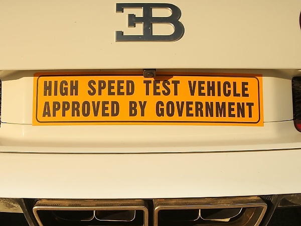 Photos : Bugatti Veyron ‘Grand Sport Vitesse’ High Speed Test Vehicle Driving On Untarred Road In South Africa - autojosh 