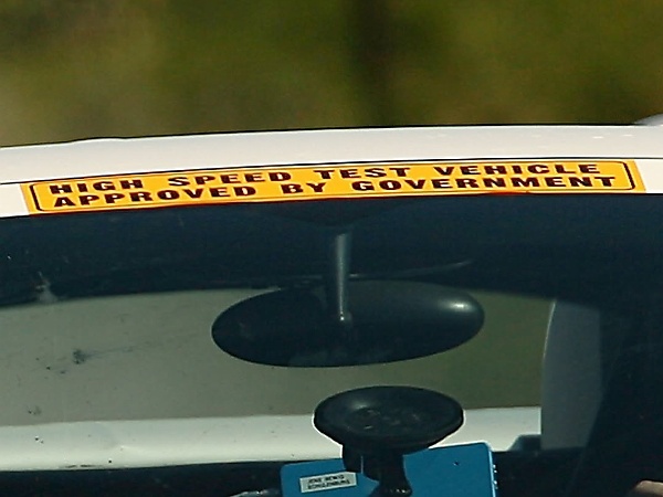 Photos : Bugatti Veyron ‘Grand Sport Vitesse’ High Speed Test Vehicle Driving On Untarred Road In South Africa - autojosh 