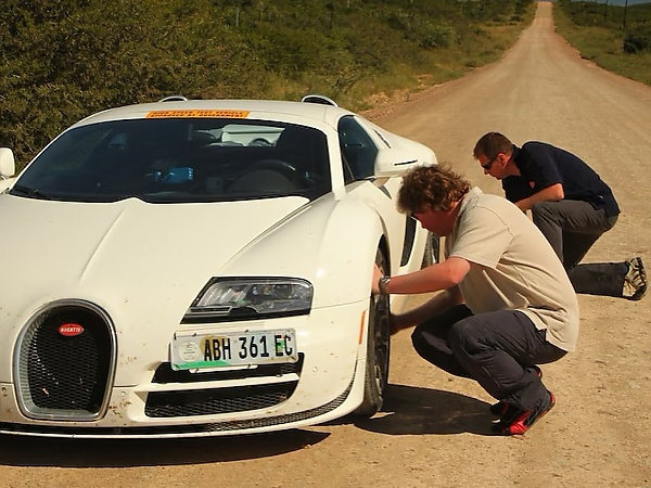 Photos : Bugatti Veyron ‘Grand Sport Vitesse’ High Speed Test Vehicle Driving On Untarred Road In South Africa - autojosh 