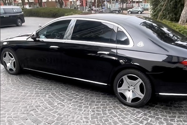Chinese Man Buys $210,000 Mercedes-Maybach S-Class For Ride-hailing Business, Makes $4,800 A Month - autojosh 