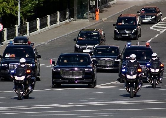 Chinese President Xi Jinping Brings His Armored Hongqi Limousine To Russia - autojosh