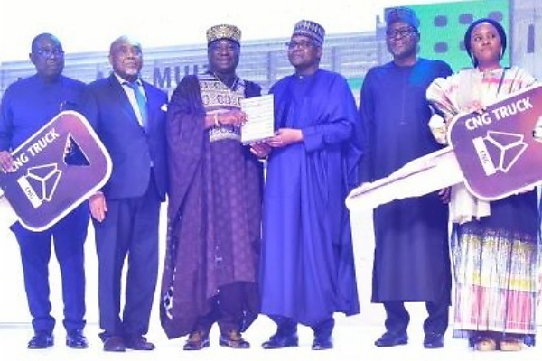 Dangote Cement Rewards Top-performing Distributors With 28 Brand New CNG-powered Trucks - autojosh 