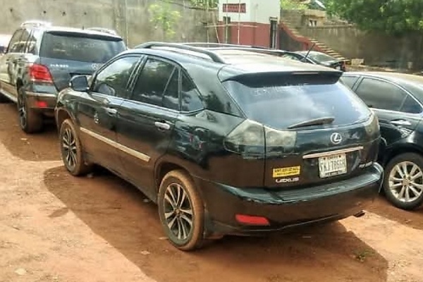 EFCC Arrests 98 Suspected Internet Fraudsters In Enugu And Kwara, Recovers 28 Luxury Cars (Photos) - autojosh 