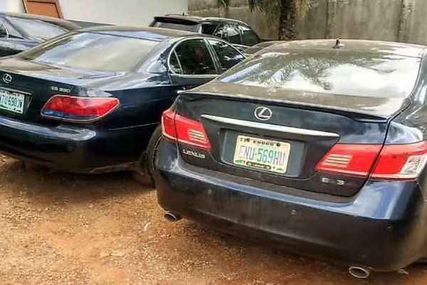 EFCC Arrests 98 Suspected Internet Fraudsters In Enugu And Kwara, Recovers 28 Luxury Cars (Photos) - autojosh 
