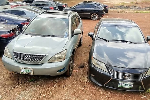 EFCC Arrests 98 Suspected Internet Fraudsters In Enugu And Kwara, Recovers 28 Luxury Cars (Photos) - autojosh 