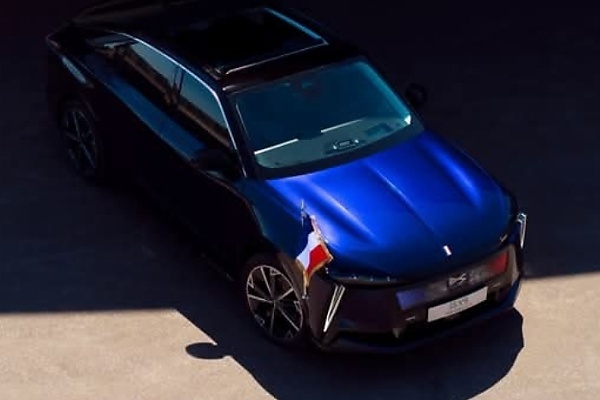 Emmanuel Macron’s New Presidential DS N°8 Makes First Official Appearance At Victory Day Parade - autojosh 