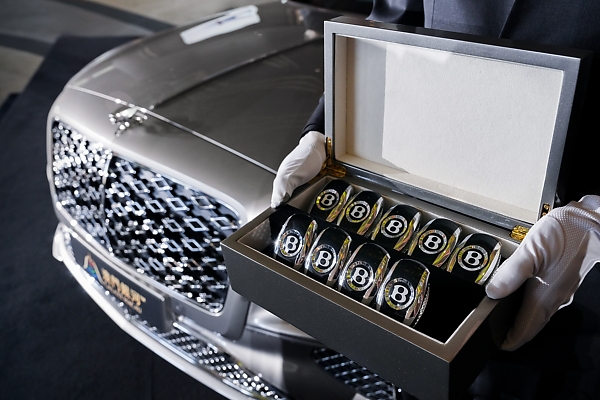 9 Bespoke Bentley Flying Spurs Join The Galaxy Macau Resort In China As Chauffeur-driven Cars - autojosh 