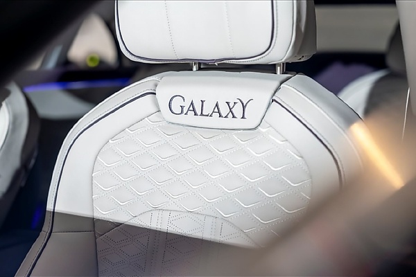 9 Bespoke Bentley Flying Spurs Join The Galaxy Macau Resort In China As Chauffeur-driven Cars - autojosh 