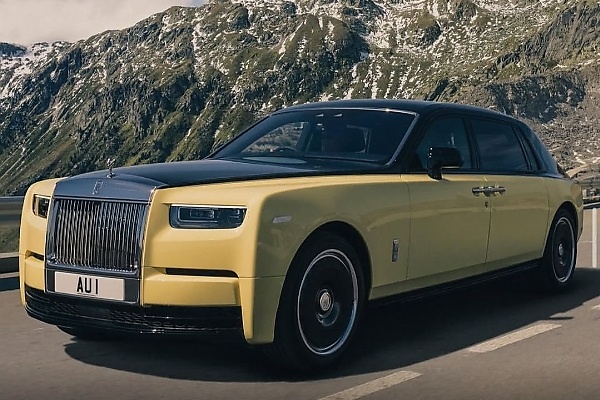 Goldfinger’s ‘AU 1’ Plate, Featuring ‘Gold’ Symbol And Worth $380k, Spotted On A Rolls-Royce Spectre - autojosh 