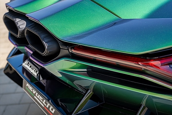 This Lamborghini Revuelto Features A Chameleonic Paint Finish That Flows From Green To Violet To Blue - autojosh 