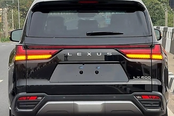 Nigerian Dealership Explains Why Lexus LX 600 Cost ₦100m More Than The Toyota Land Cruiser 300 - autojosh 