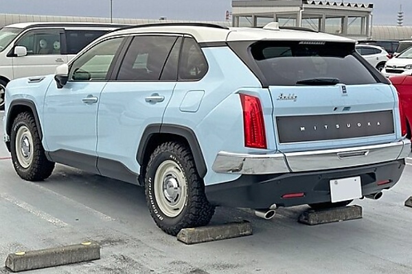 This Head-tuning ‘Mitsuoka Buddy’ Is A Toyota RAV4 SUV In Disguise - autojosh 
