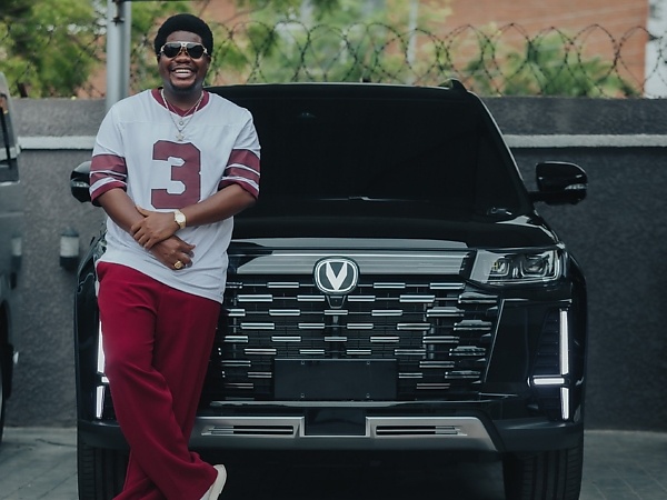 Comedian Mr Macaroni Renews Ambassadorship Deal With Mikano Motors, Receives Changan CS95 SUV - autojosh