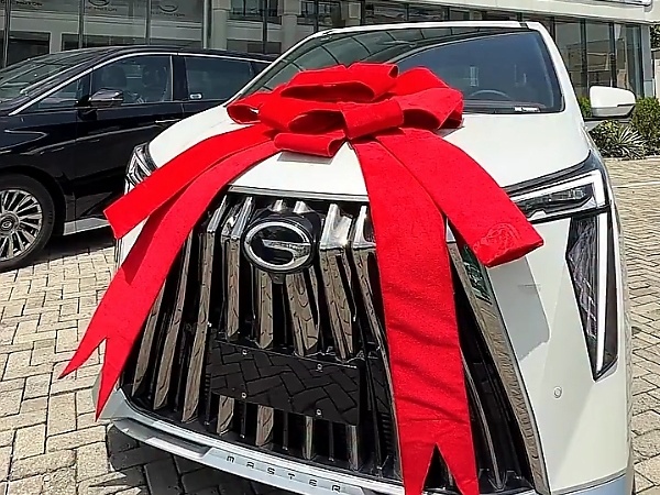 Ooni Of Ife Receives His 50th Birthday Gift, A Brand New GAC GN8 Minivan - autojosh 