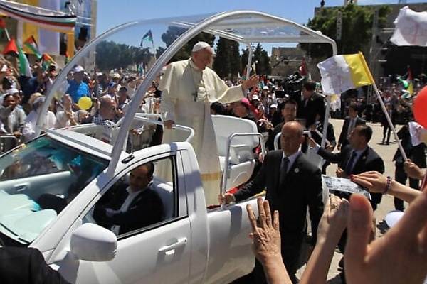 Pope Francis’ Final Wish : Popemobile Is Being Converted Into A Mobile Clinic For Children Of Gaza - autojosh 