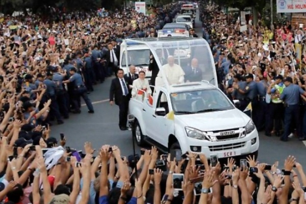 Photos : Evolution Of The Popemobile, From The 460 Nürburg Limousine To Electric G-Class - autojosh
