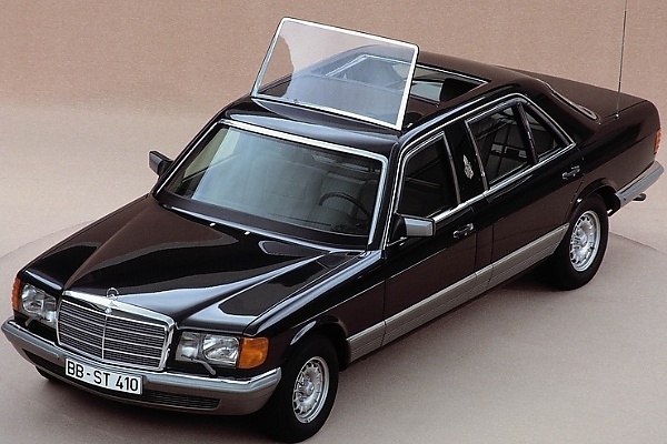 Photos : Evolution Of The Popemobile, From The 460 Nürburg Limousine To Electric G-Class - autojosh
