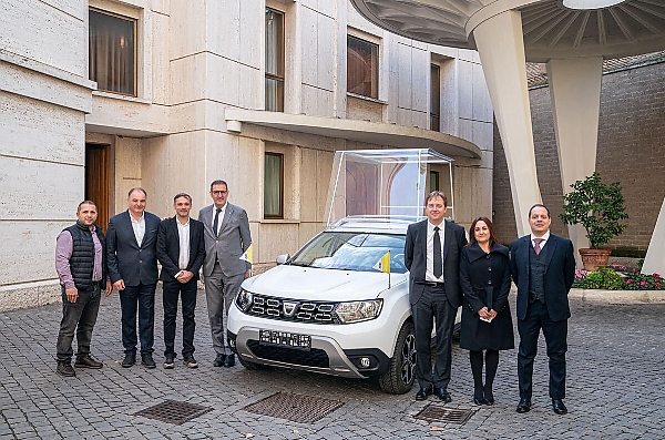 Photos : Evolution Of The Popemobile, From The 460 Nürburg Limousine To Electric G-Class - autojosh