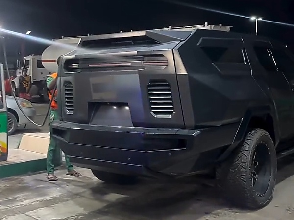 “Worlds Toughest 3-Row SUV” : $249,00 Rezvani Vengeance Spotted At A Filling Station In Nigeria - autojosh 