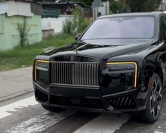 Video : Rolls-Royce Cullinan Series II Worth ₦1.7 Billion Spotted On The Nigeria Road For The First Time - autojosh