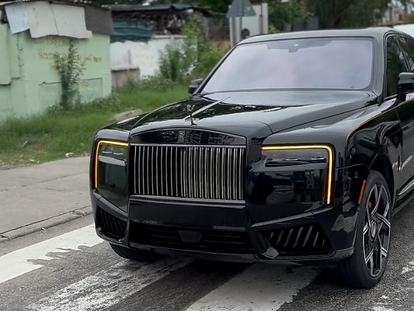 Video : Rolls-Royce Cullinan Series II Worth ₦1.7 Billion Spotted On The Nigeria Road For The First Time - autojosh