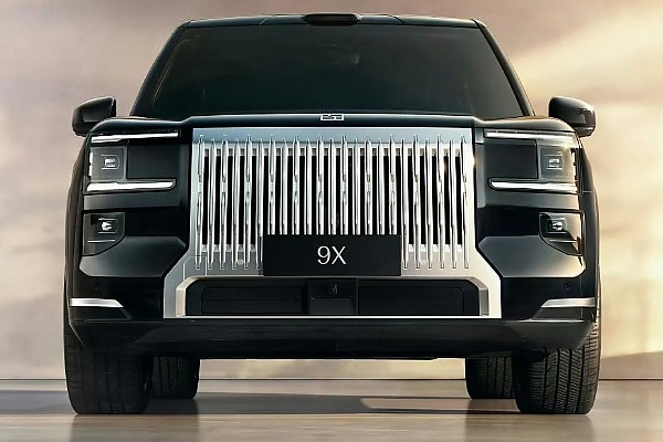 Photo Comparison : Rolls-Royce Cullinan Vs Zeekr 9X - autojosh 