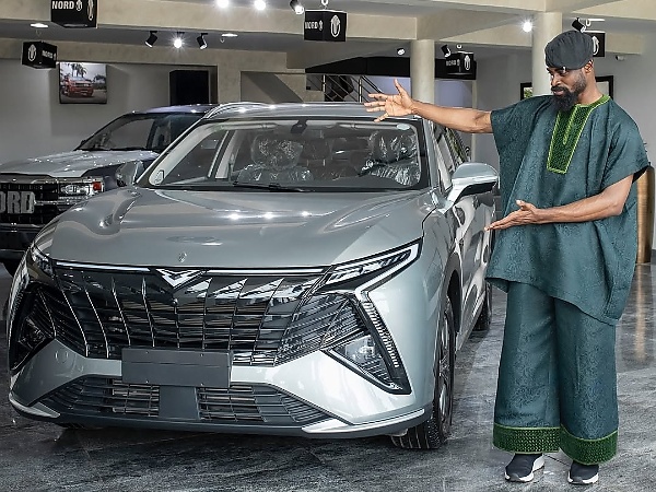 Tunde Onakoya’s Chess Game With Nord CEO Oluwatobi Ajayi Ends In Draw, Receives ₦50M Nord A9 SUV - autojosh 