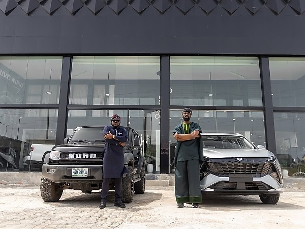 Tunde Onakoya’s Chess Game With Nord CEO Oluwatobi Ajayi Ends In Draw, Receives ₦50M Nord A9 SUV - autojosh 