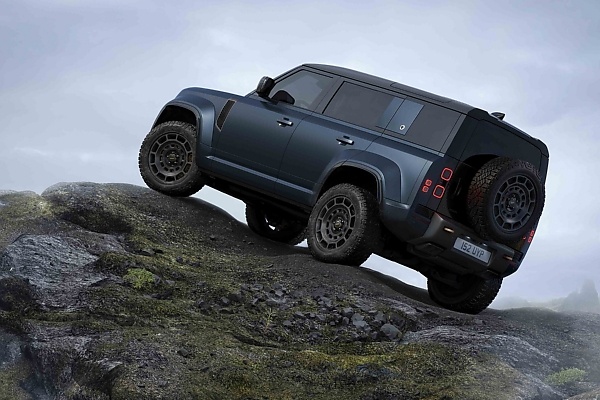 2026 Defender Line-up Arrives With New Headlight Design, 13.1‑inch Touchscreen And Two V8 Engines - autojosh 