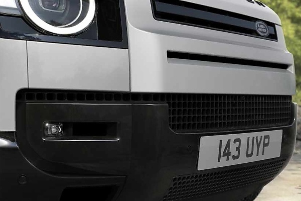 2026 Defender Line-up Arrives With New Headlight Design, 13.1‑inch Touchscreen And Two V8 Engines - autojosh 