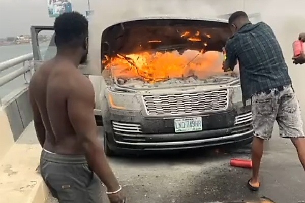 Darey Art Alade’s Range Rover Catches Fire, Burns Down On 3rd Mainland Bridge - autojosh 