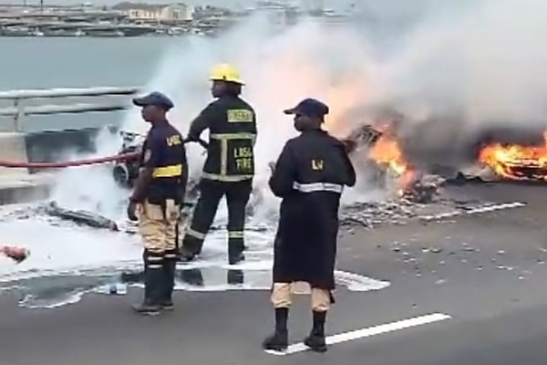 Darey Art Alade’s Range Rover Catches Fire, Burns Down On 3rd Mainland Bridge - autojosh 