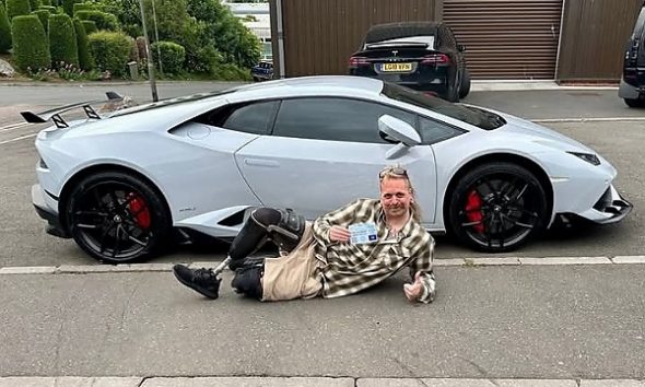 Lamborghini Owner Accused Of Parking On A ‘Disabled Spot’ Turns Out To Be A Double Amputee - autojosh