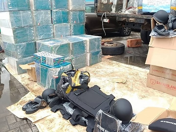 Nigeria Customs Seizes 15 Vehicles That Were Cut Into Parts And Concealed To Evade Duties, Arrests 7 Suspects - autojosh 