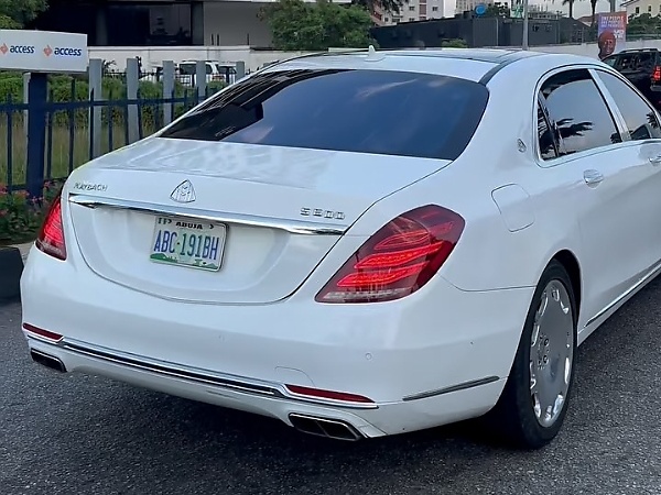 Moment Prince Fuad Parked His Maybach S-Class To Give Car Spotter Cash, Hours After Gun Scare From Nigerian Pastor - autojosh 