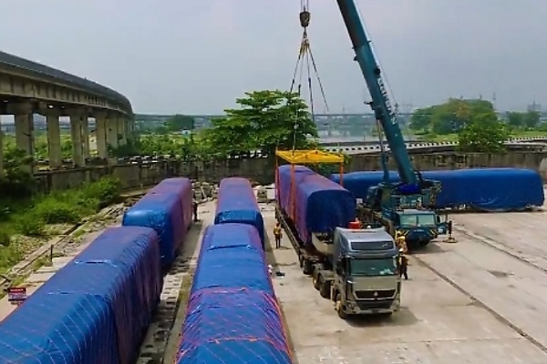 ‘Shorter Wait Times’ : Sanwo-Olu Announces The Delivery Of Three Train Sets For Lagos Blue Line - autojosh 