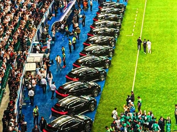 Uzbekistan Qualifies For First Ever World Cup, All Players And Coaching Staff Gets Car Gifts (Photos) - autojosh